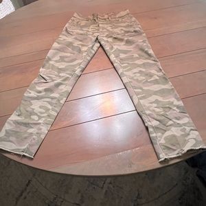 Democracy denim, women’s size 6